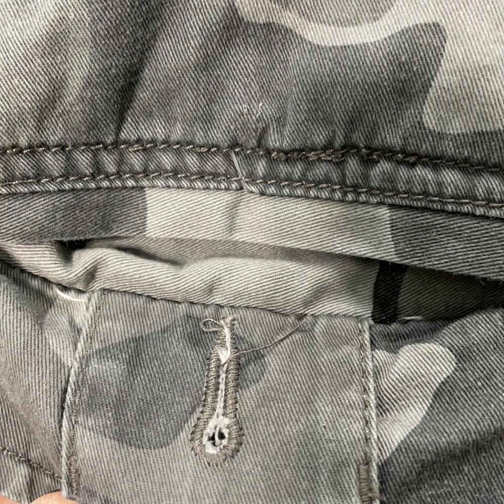 Gap men’s camouflage cargo shorts - Picture 11 of 11